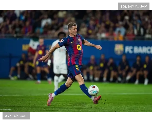 莱万多夫斯基与费兰·托雷斯状态复苏，金靴争夺战再掀进攻高潮